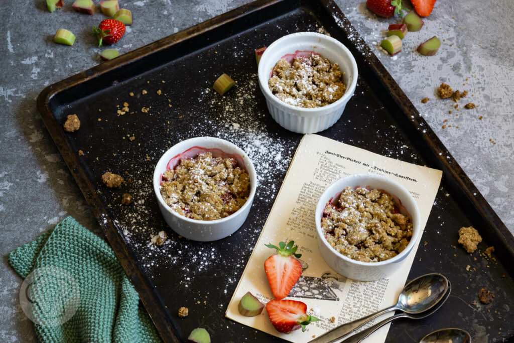 erdbeer rhabarber crumble 6