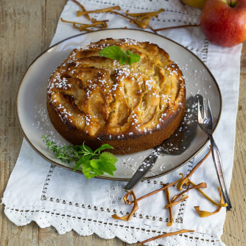 apfelkuchen mit zitornenkräutern