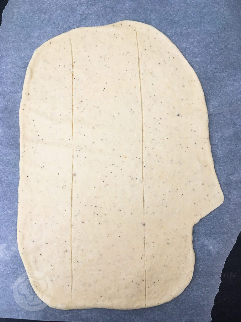 Kanelstang wie in Dänemark 5 Kennt ihr die leckeren Zimstangen/Kanelstang aus Dänemark? Jetzt könnt ihr sie ganz einfach selber backen. Probiert es doch mal aus. Küchentraum & Purzelbaum | #zimtstange |#kanelstang | #backen