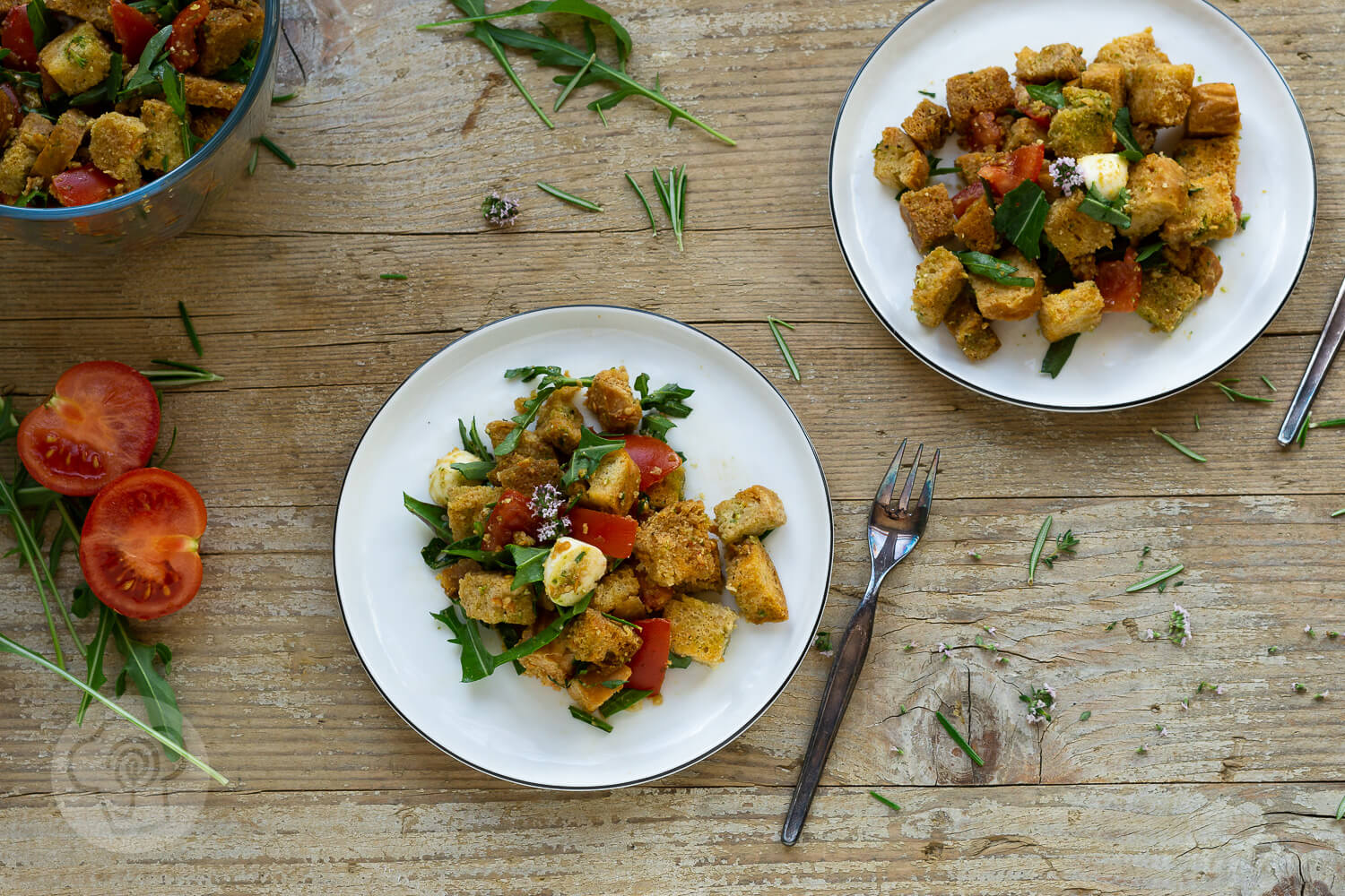 Brotsalat mit Tomaten - Küchentraum &amp; Purzelbaum