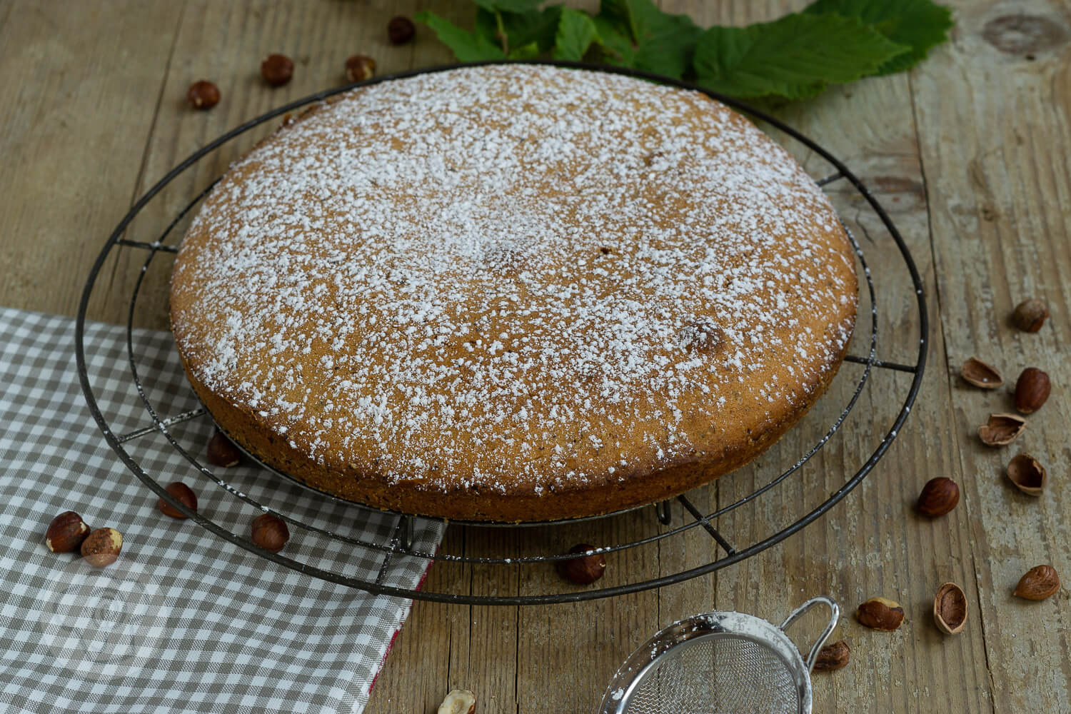 Einfacher Nusskuchen - Küchentraum &amp; Purzelbaum