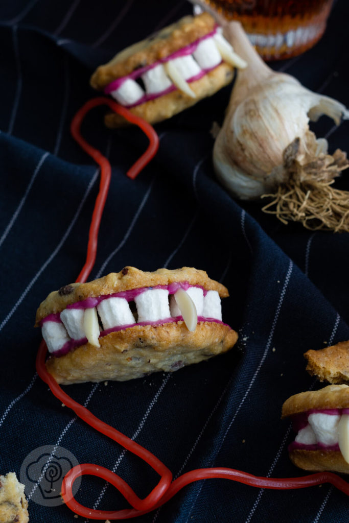 Schoko Cookies als Gebiss Kekse zu Halloween