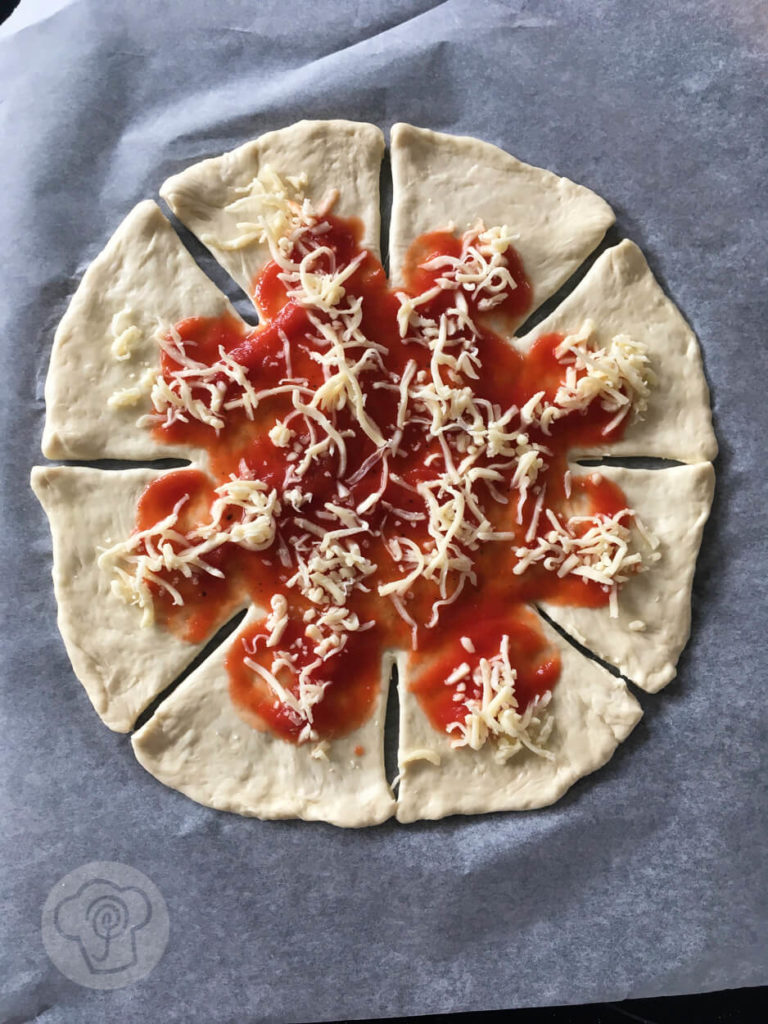 Sternförmige Pizza ungebacken