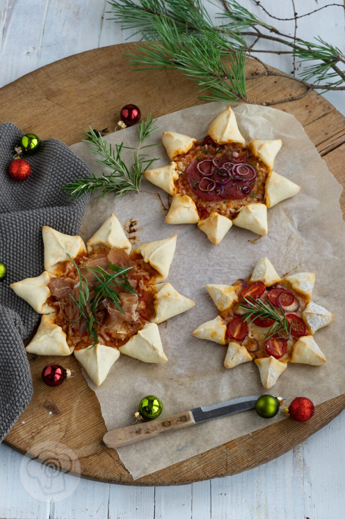 Sternförmige Pizza - Pizzastern - Party Snack zu Weihnachten oder Silvester