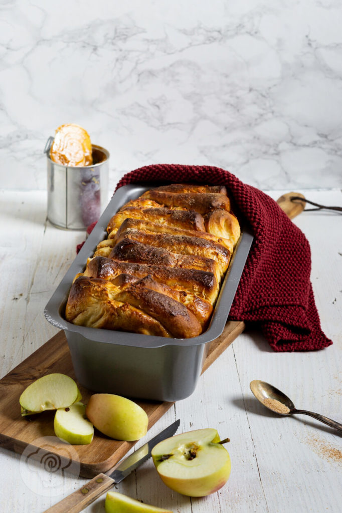 Rezept zum Backen: Süßes Pull Apart Bread mit Äpfeln und Dulce de leche. Probiert den Partyklassiker doch einfach mal süß. Ihr werdet begeistert sein. Küchentraum & Purzelbaum