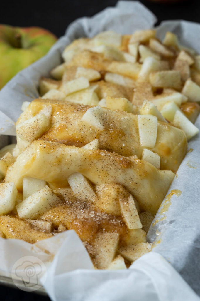 Rezept zum Backen: Süßes Pull Apart Bread mit Äpfeln und Dulce de leche. Probiert den Partyklassiker doch einfach mal süß. Ihr werdet begeistert sein. Küchentraum & Purzelbaum