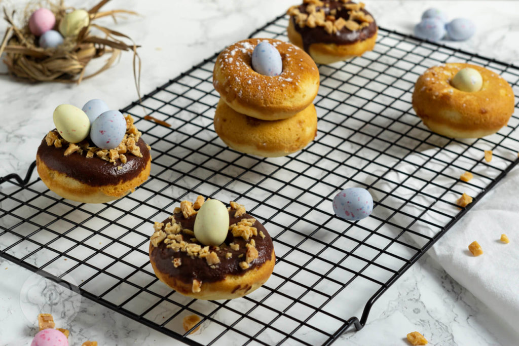 Rezept zum Backen: Mögt ihr Donuts und salted caramel? Dann sind diese Donuts aus dem Backofen mit Salzkaramell genau das Richtige für euch. Küchentraum & Purzelbaum