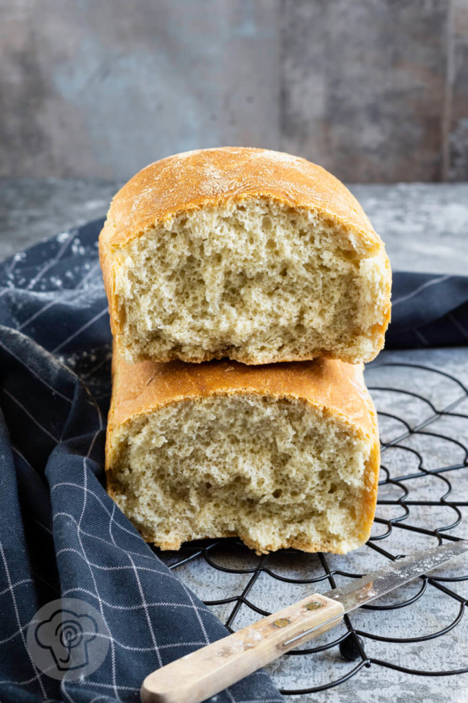 Rezept zum Backen. Leckeres Toastbrot mit Dinkel. So einfach kannst du ein softes Toastbrot selber backen. Küchentraum & Purzelbaum