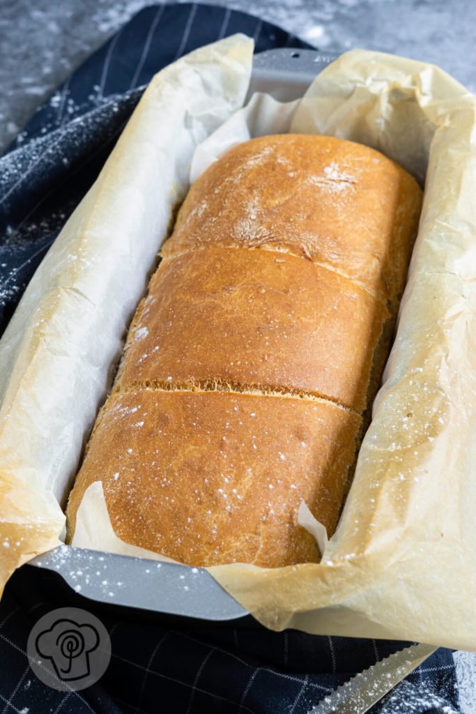 Rezept zum Backen. Leckeres Toastbrot mit Dinkel. So einfach kannst du ein softes Toastbrot selber backen. Küchentraum & Purzelbaum