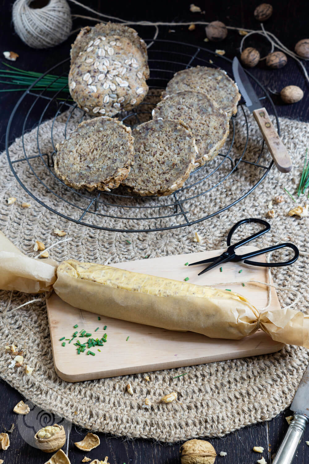 Körnerbrot mit Walnussbutter - Küchentraum &amp; Purzelbaum