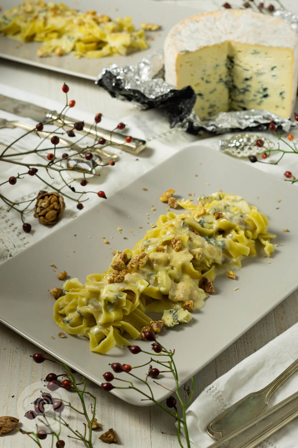 Safran Nudeln mit Blauschimmelkäse Soße - Küchentraum &amp; Purzelbaum