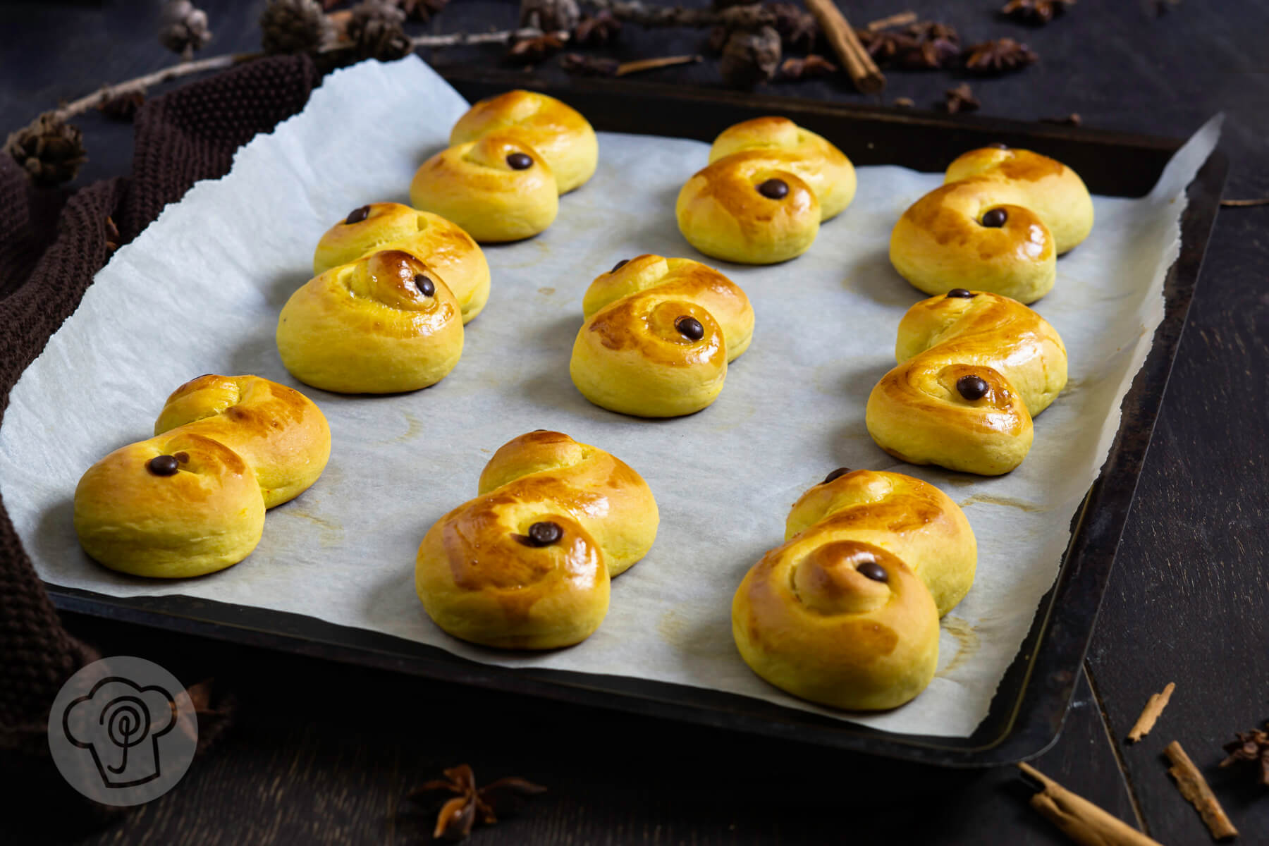 Read more about the article Lussekatter – Luciabrötchen aus Schweden