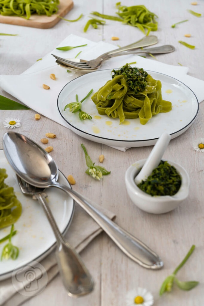 Vegane Bärlauchnudeln 3 Vegane Bärlauchnudeln mit Bärlauchpesto