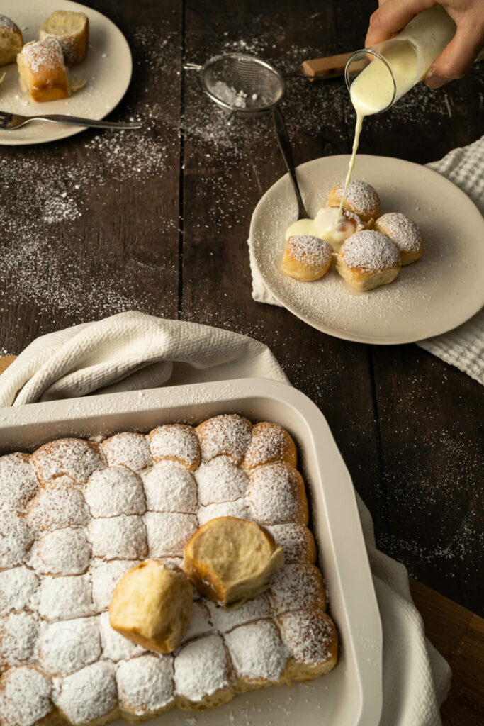 Mini-Buchteln - Dukatenbuchteln mit Vanillesoße