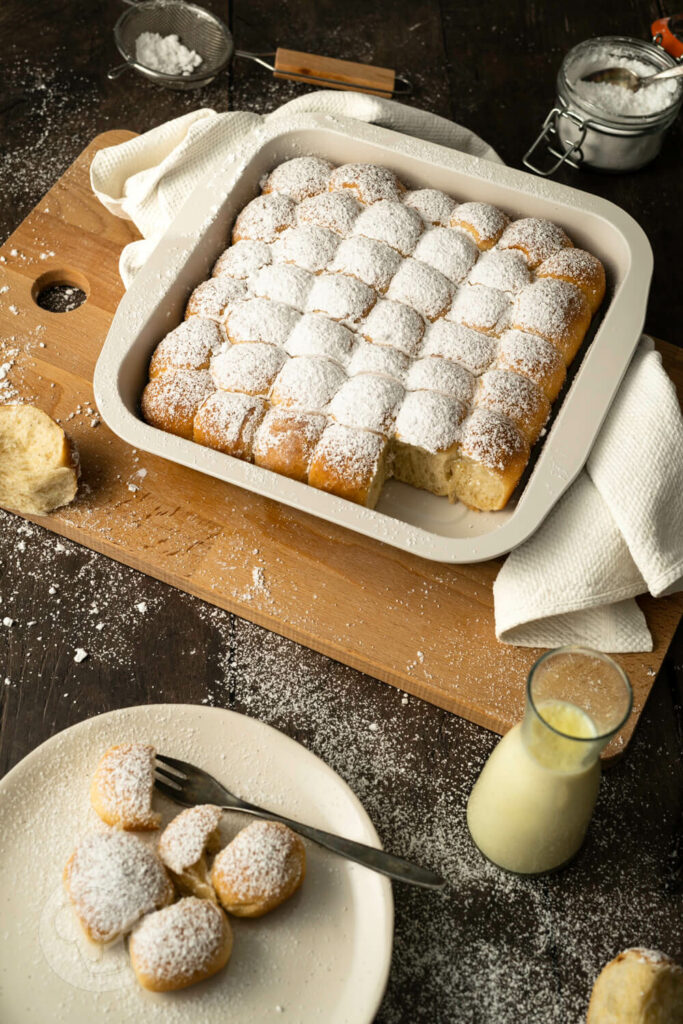 Mini-Buchteln - Dukatenbuchteln mit Vanillesoße