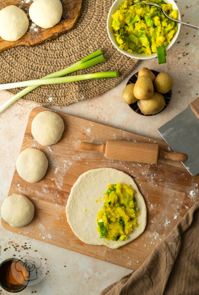 Zubereitung Afghanische Bolani - vegetarische gefüllte Teigtaschen