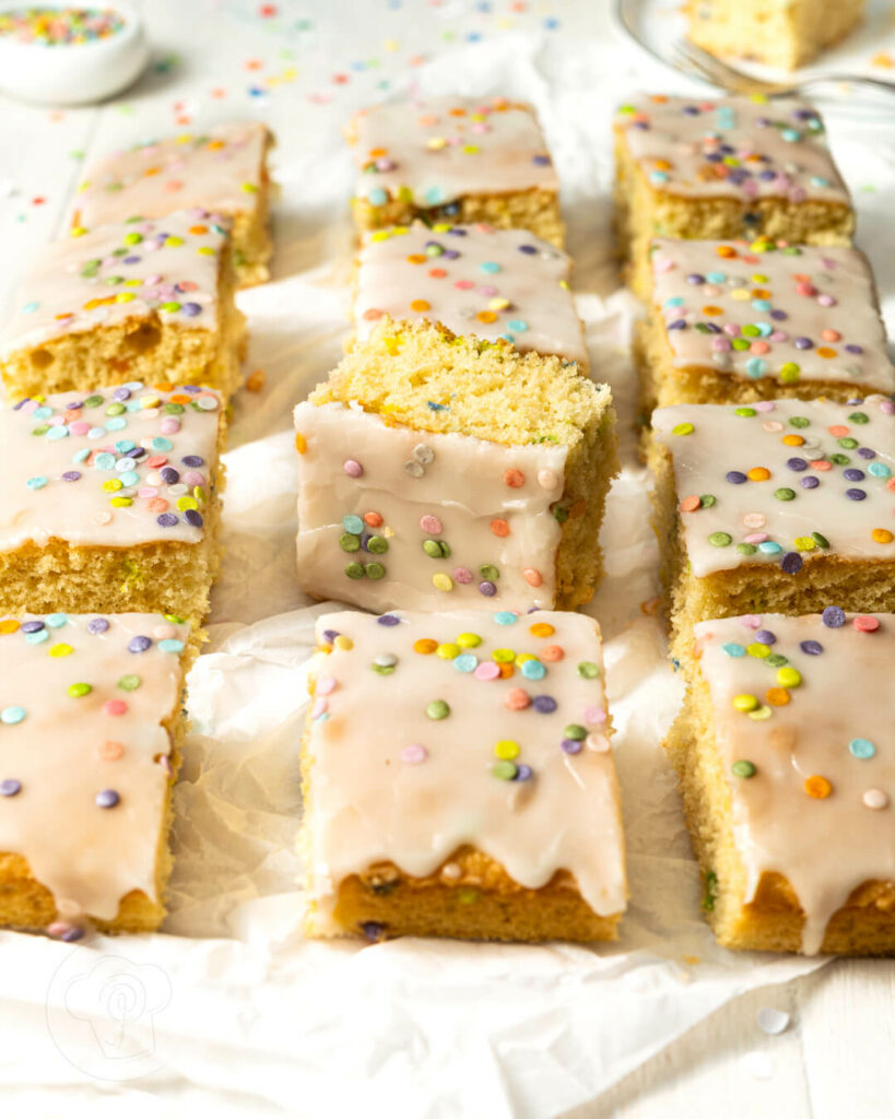 Einfacher Limokuchen vom Blech - Kuchenstücke