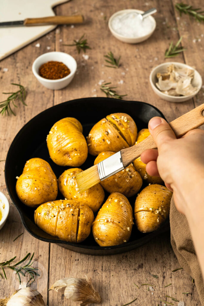 Hasselback-Kartoffeln Zubereitung Schritt für Schritt