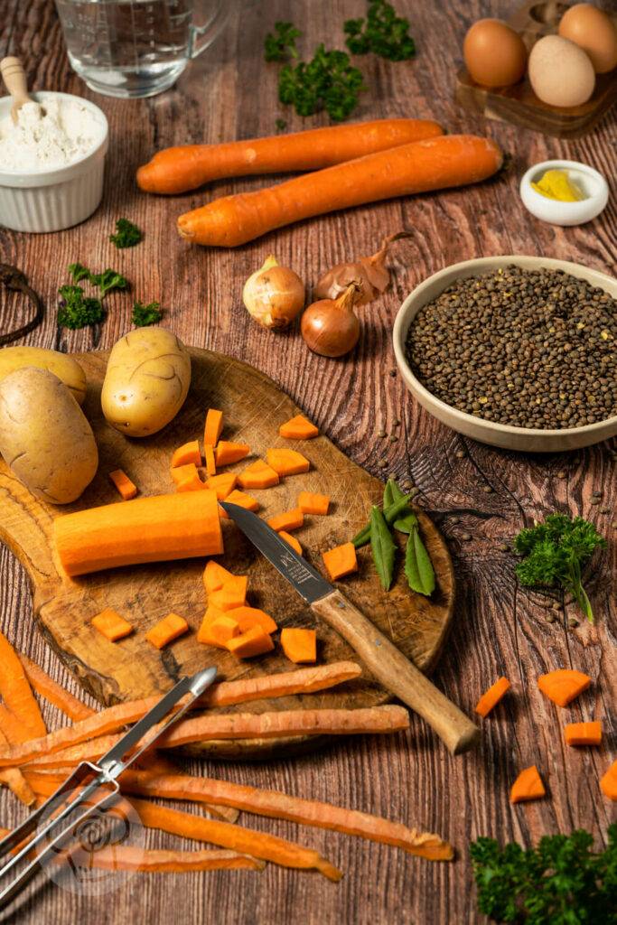 Zutaten für den vegetarischen Linseneintopf mit Spätzle