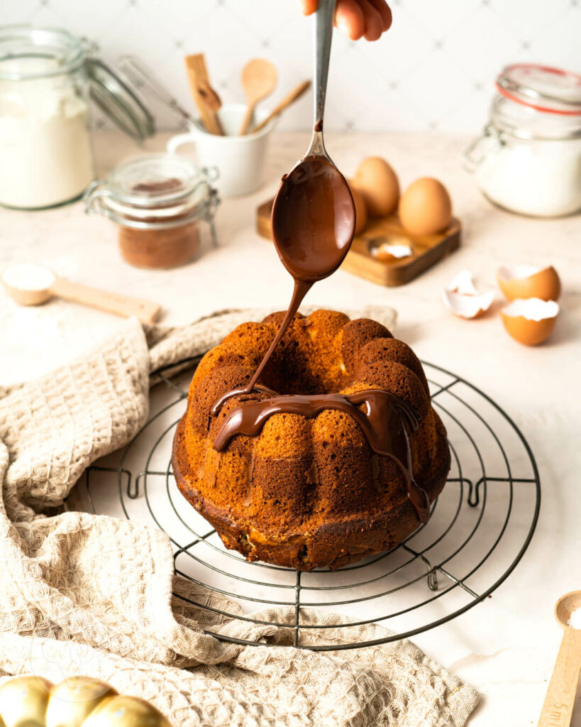 Omas Marmorkuchen mit Schokoglasur