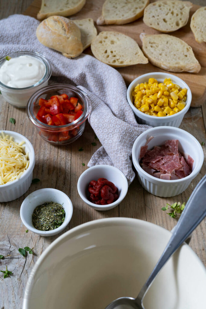 Zutaten für einefache und schnelle Pizzabrötchen