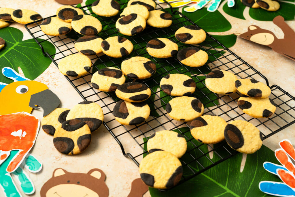 Leoparden Kekse gebacken für die Dschungelparty