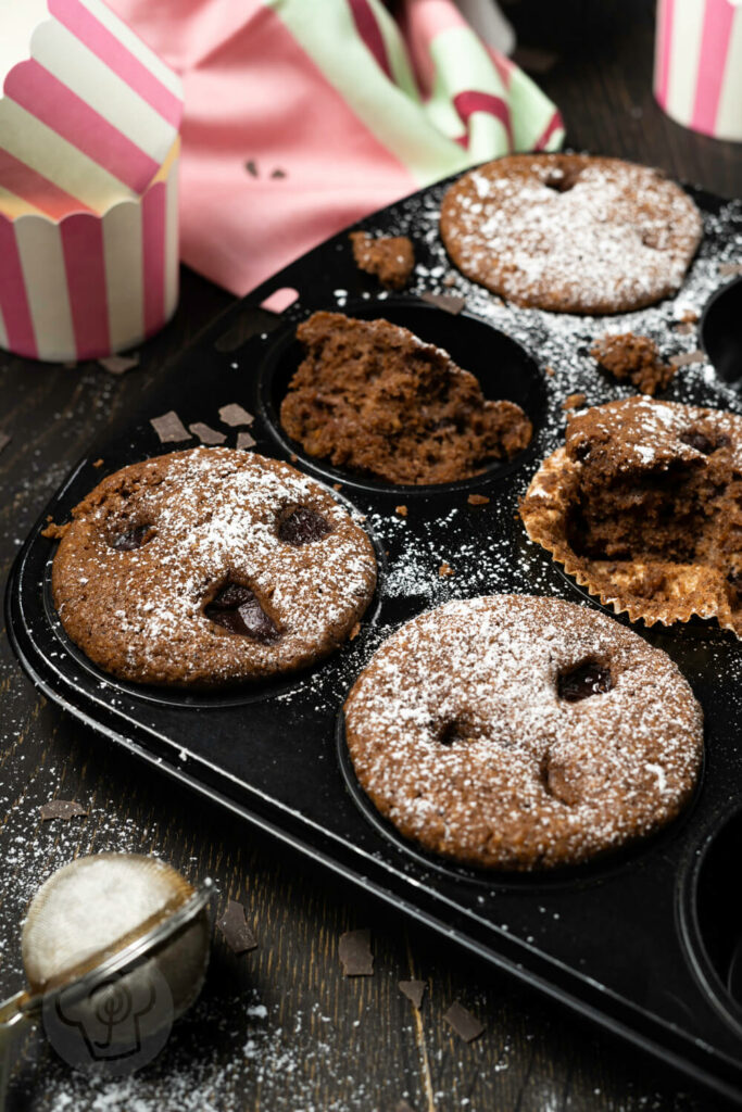 Schoko Kirsch Muffins im Muffinblech