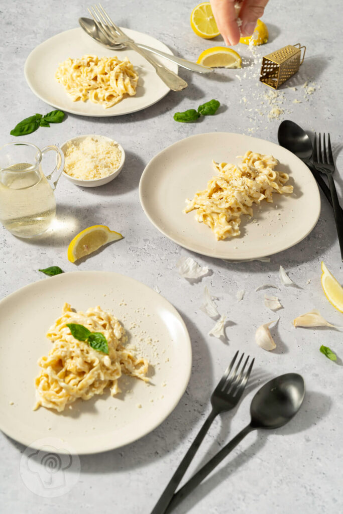 Pasta al Limone - Pasta mit cremiger Zitronensauce mit würzigem Parmesan