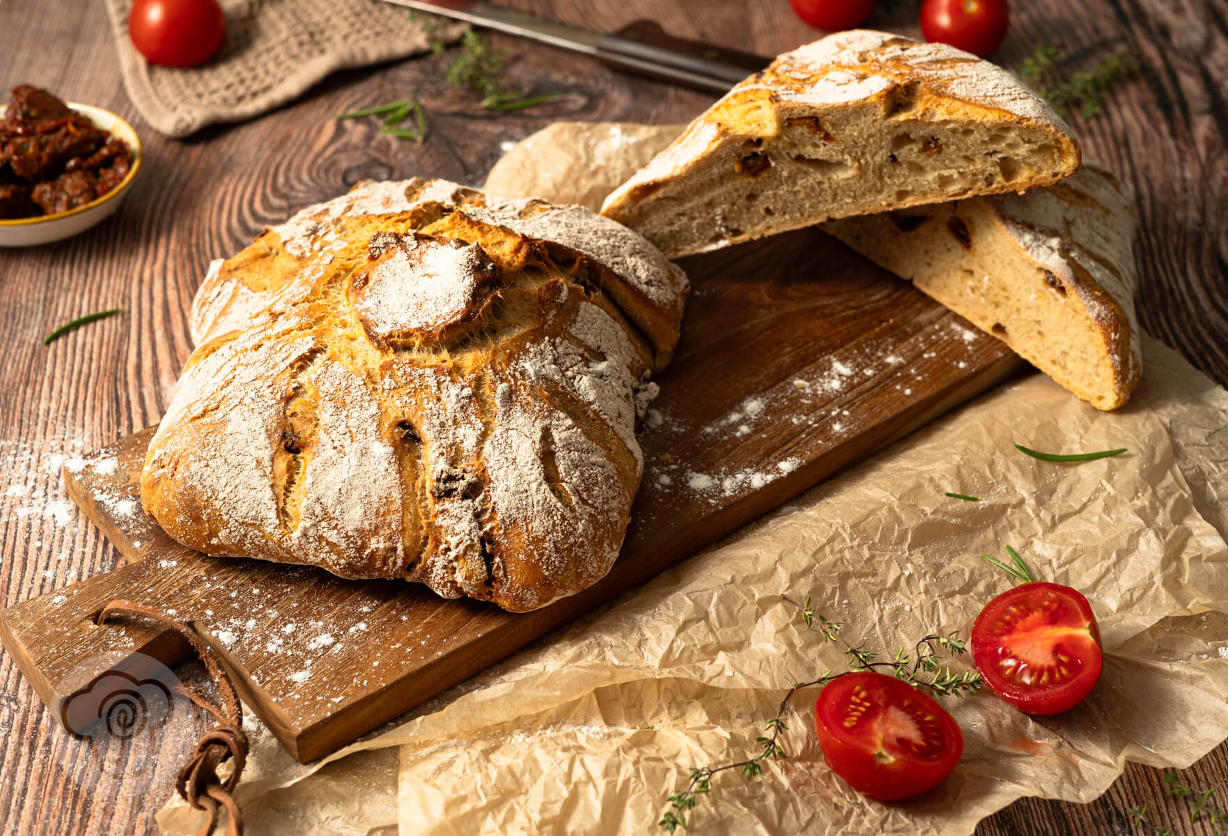 You are currently viewing Rustikales Falzbrot mit getrockneten Tomaten