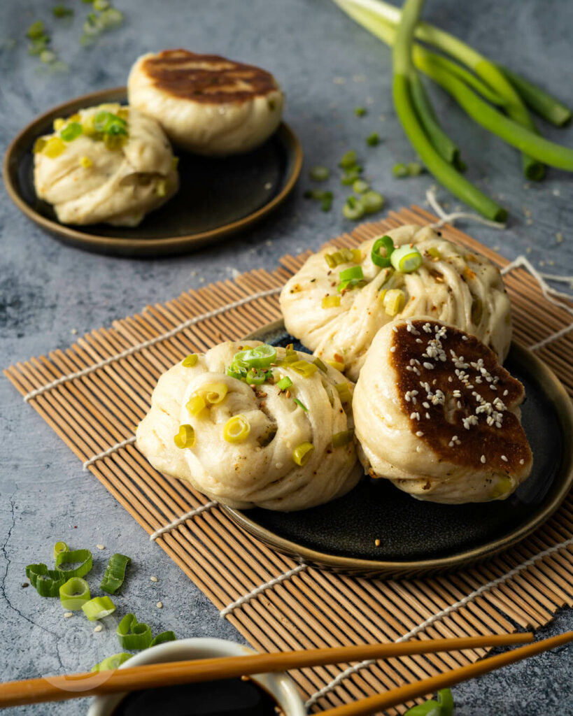 Hua Juan - gedämpfte Brötchen mit Frühlingszwiebeln