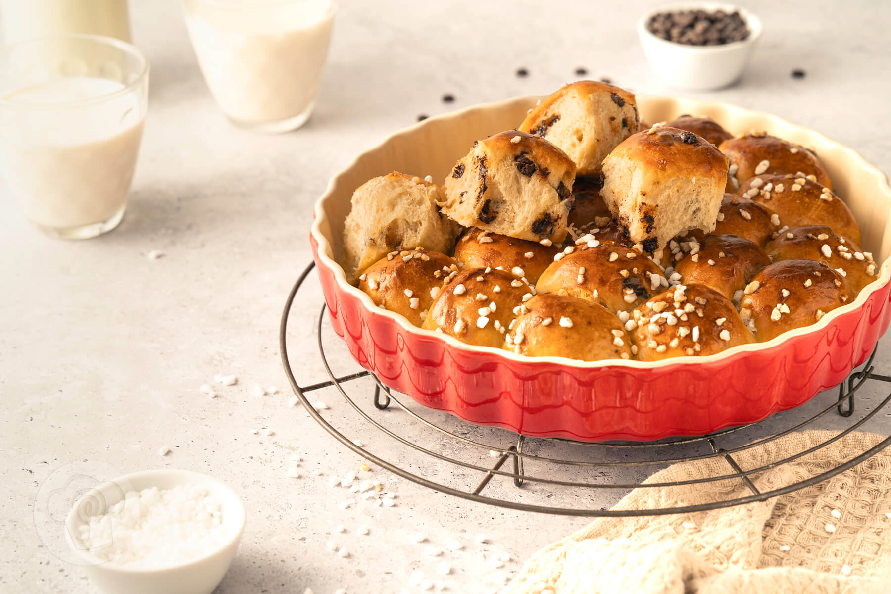 You are currently viewing So gelingen dir perfekte Milchbrötchen mit Schokolade