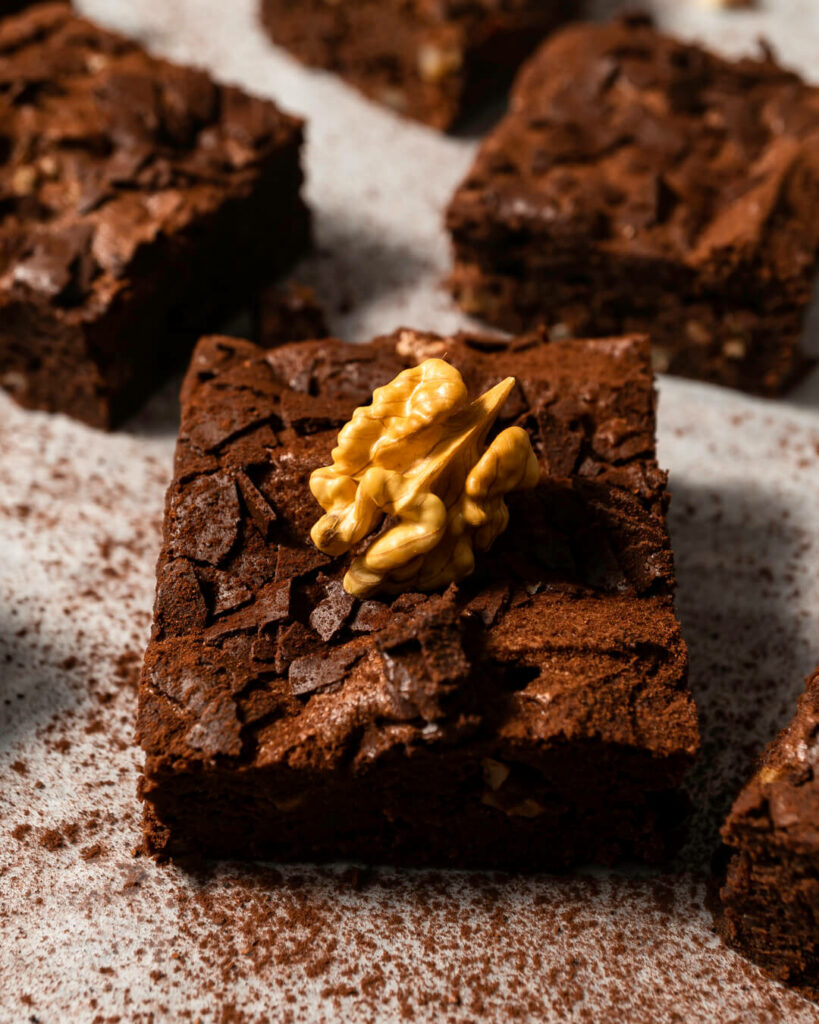Schoko Brownies mit Nüssen Detail