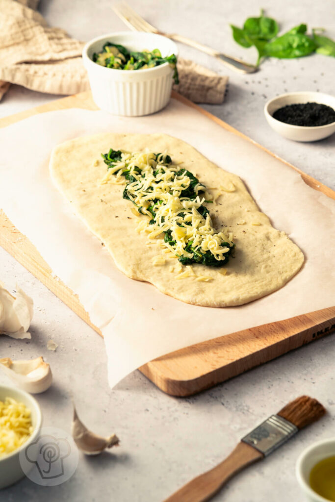 Vegane Pide mit Spinat - Zubereitung Schritt für Schritt