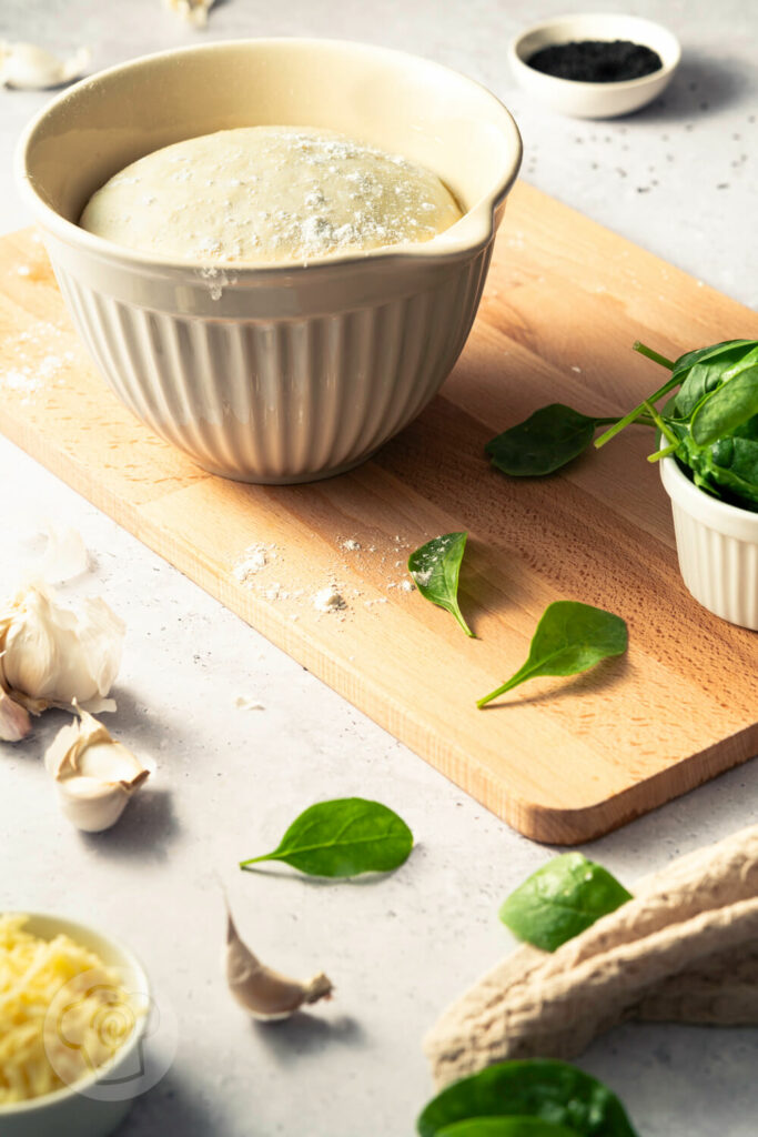 Vegane Pide mit Spinat - Zubereitung Schritt für Schritt
