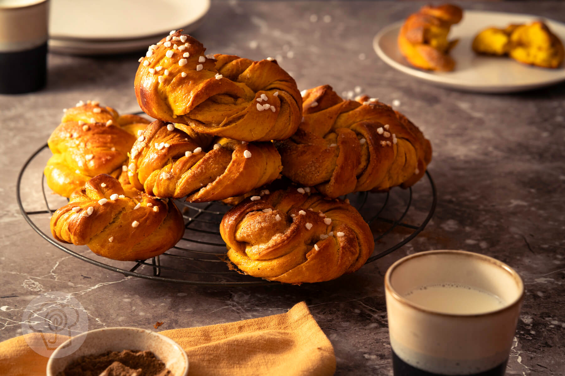 Read more about the article Kürbis Hefeknoten mit Pumpkin Spice