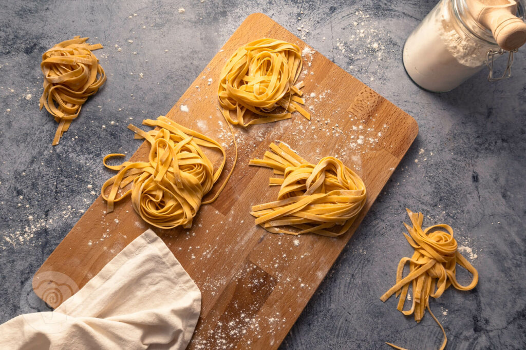 Fettuccine Alfredo mit Parmesan - Pasta frisch