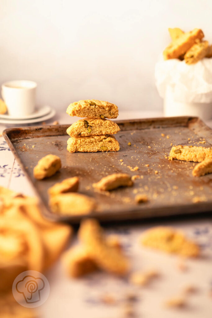 Pistazien Cantuccini auf einem Blech