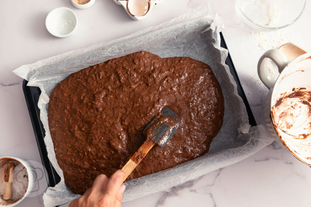 Saftiger Zucchini Schokokuchen vom Blech 12 Schrittweise Zubereitung Zucchini Schokokuchen vom Blech