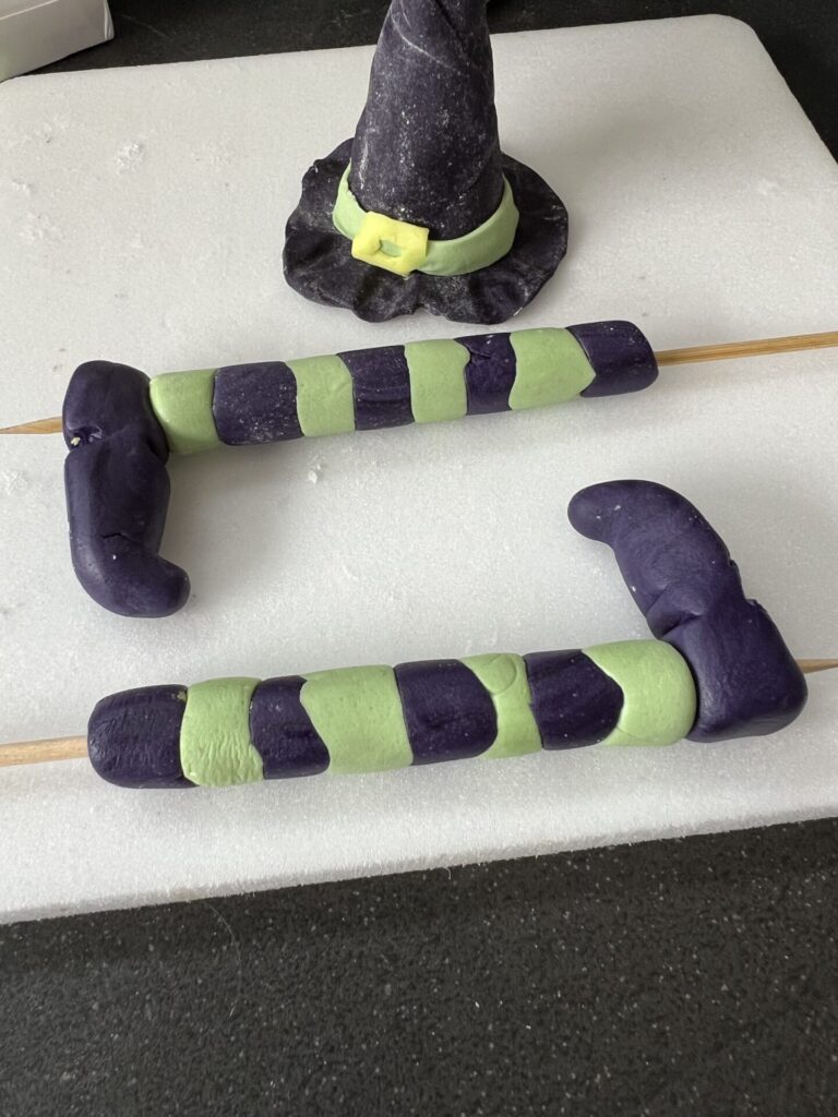 Maulwurfkuchen mit Kirschen zur Hexenparty 4 Torten Deko Hexenparty - Kindergeburtstag - Halloweenparty