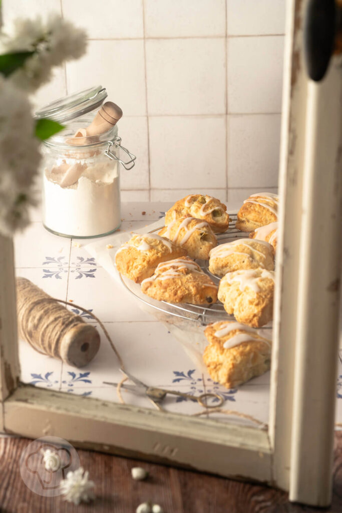 Einfache Rhabarber Scones mit Joghurt 14 Rhabarber Scones