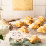 Einfache Rhabarber Scones mit Joghurt