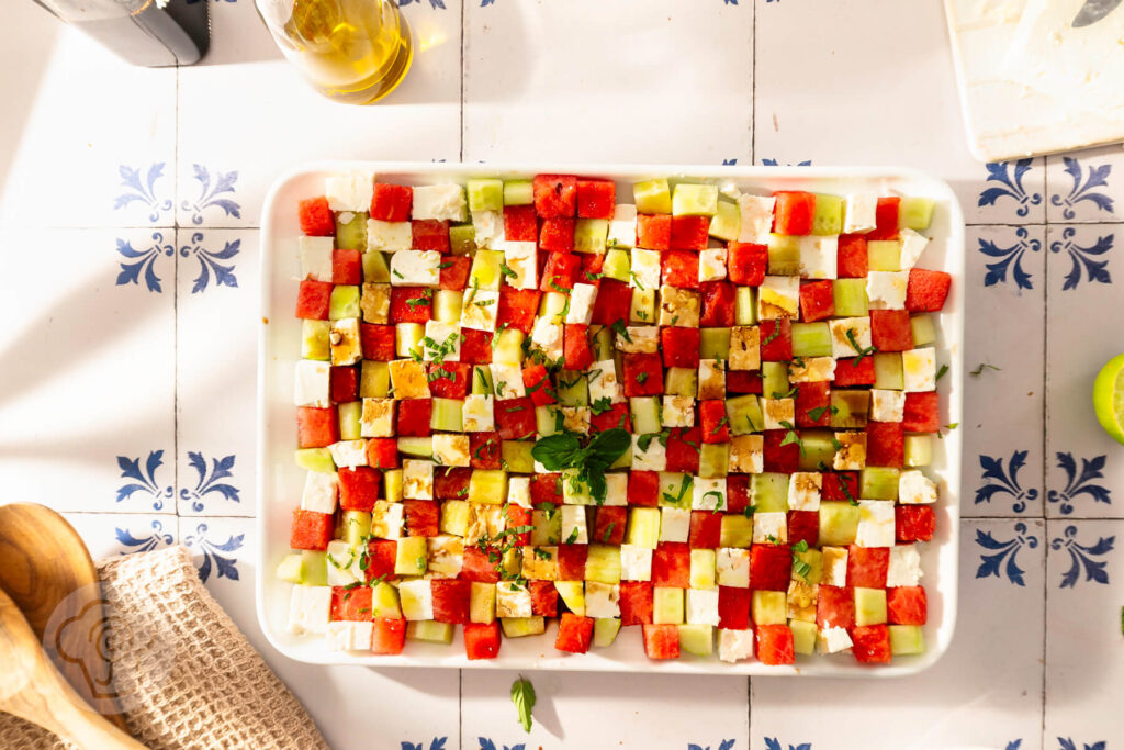 Viraler Mosaiksalat mit Wassermelone 11 Mosaiksalat mit Wassermelone, Gurke und Feta - Sommersalat