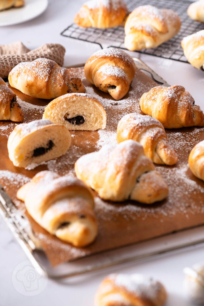 Weiche Apfel-Mohn-Hörnchen aus Hefeteig – einfach & gelingsicher 2 Weiche Apfel-Mohn-Hörnchen mit Hefeteig