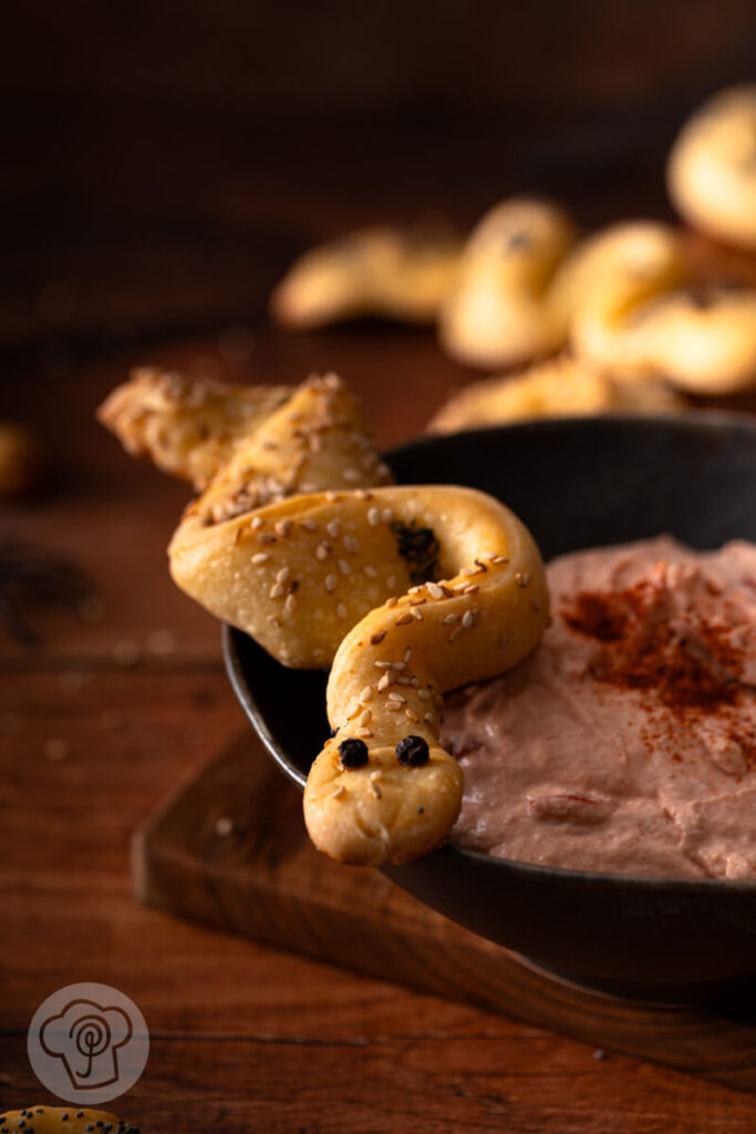 Hefeteig Schlangen - Schlangen aus Pizzateig