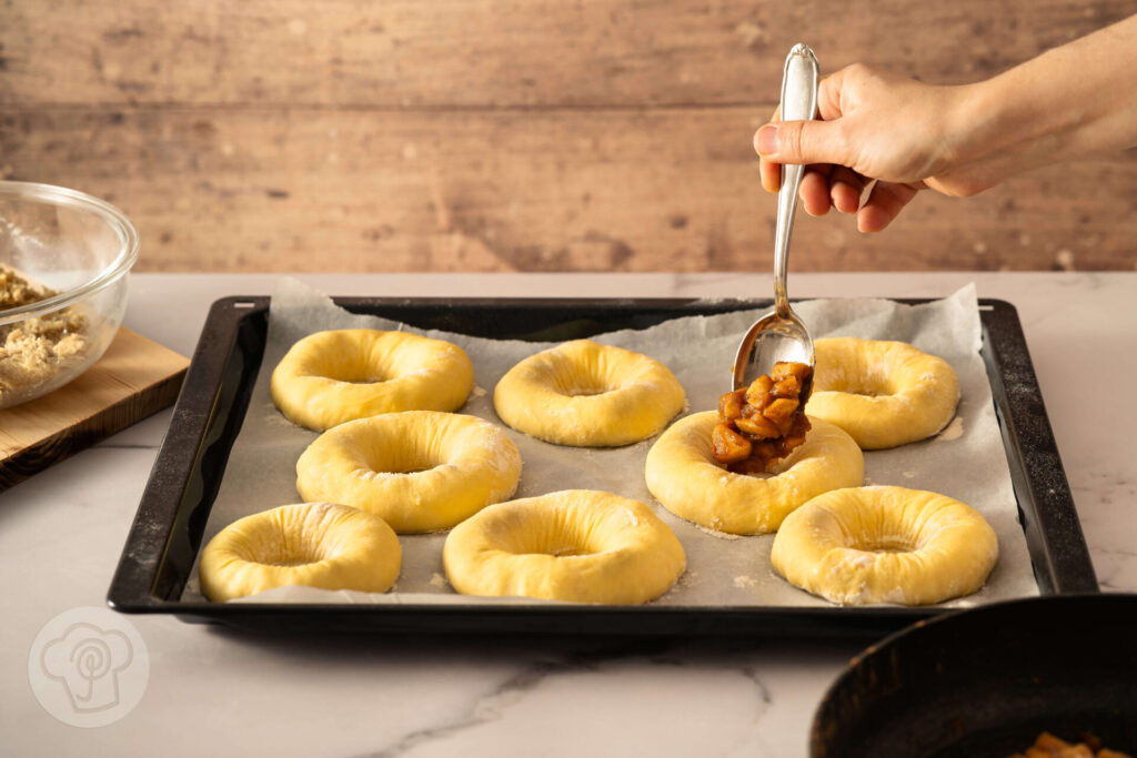 Böhmische Kolatschen mit Äpfeln und Streuseln - Zubereitung