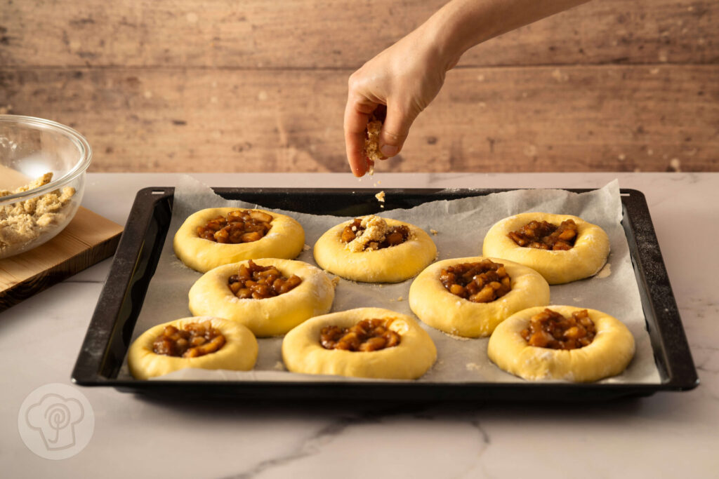 Böhmische Kolatschen mit Äpfeln und Streuseln - Zubereitung