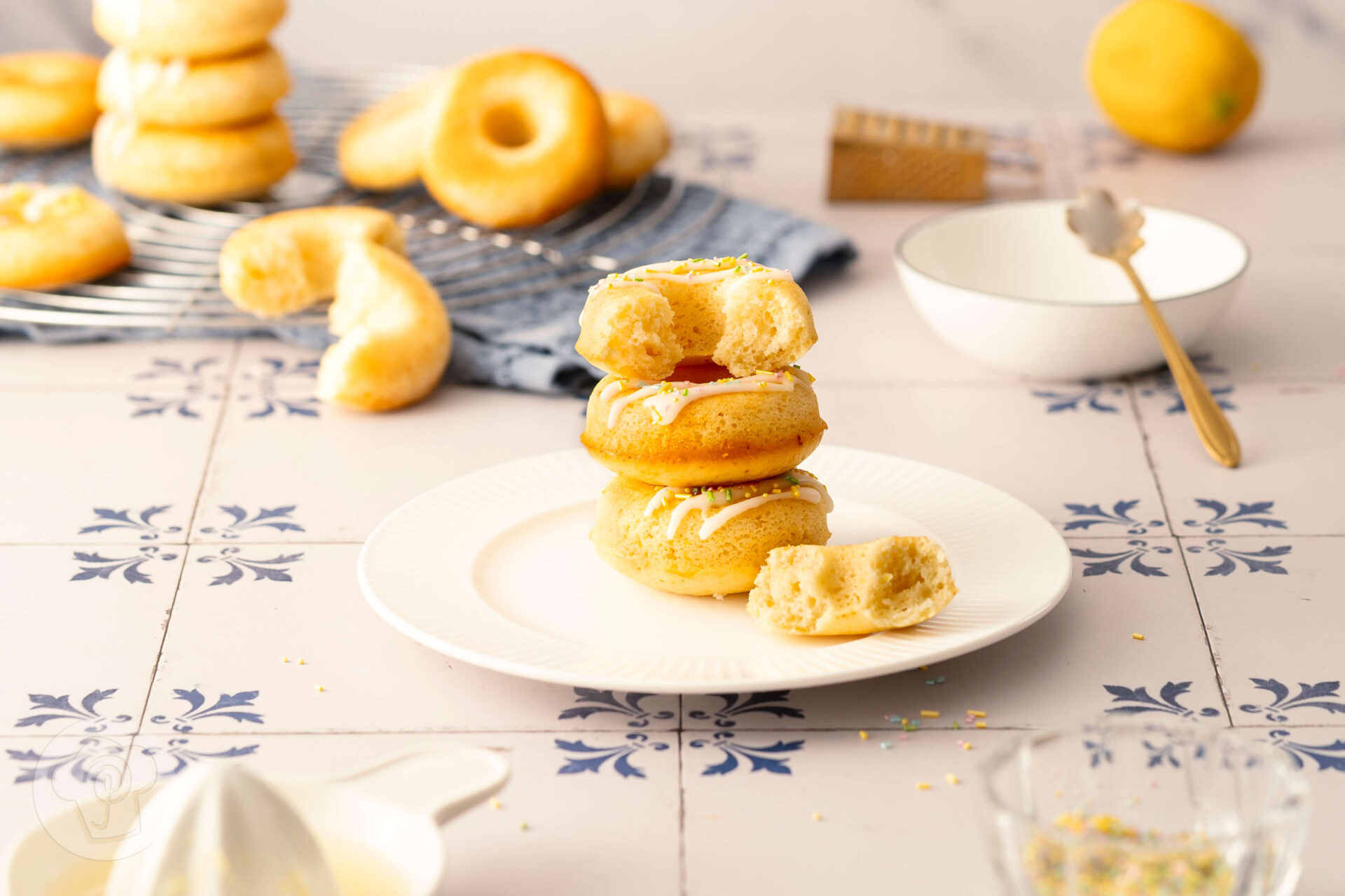 Du betrachtest gerade Zitronen Donuts aus dem Backofen