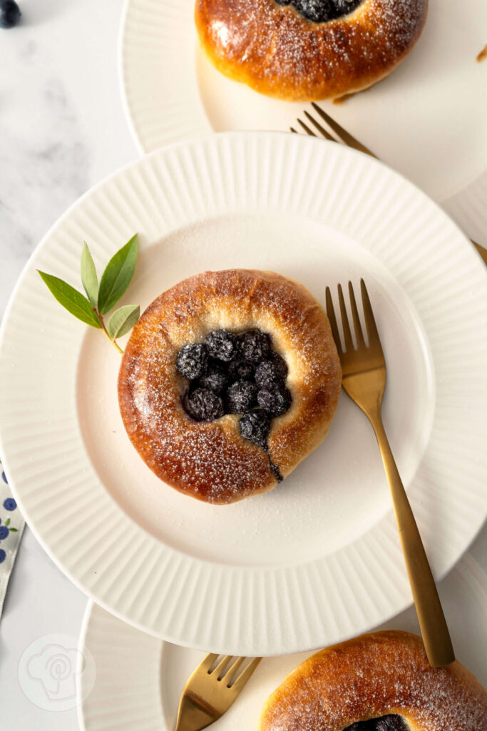 Schwedische Blaubeerschnecken - Blåbärsbullar 15 Blåbärsbullar - Blaubeerschnecken - Blaubeer Bullar