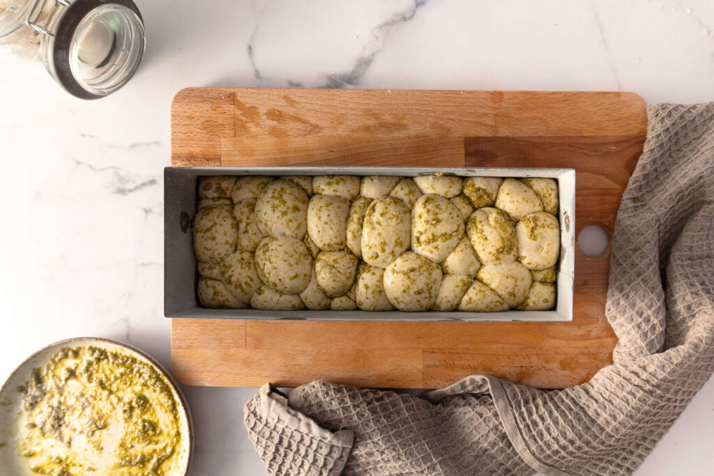 Monkey Bread mit Pesto - Pull Apart Bread - Zupfbrot - Zubereitung