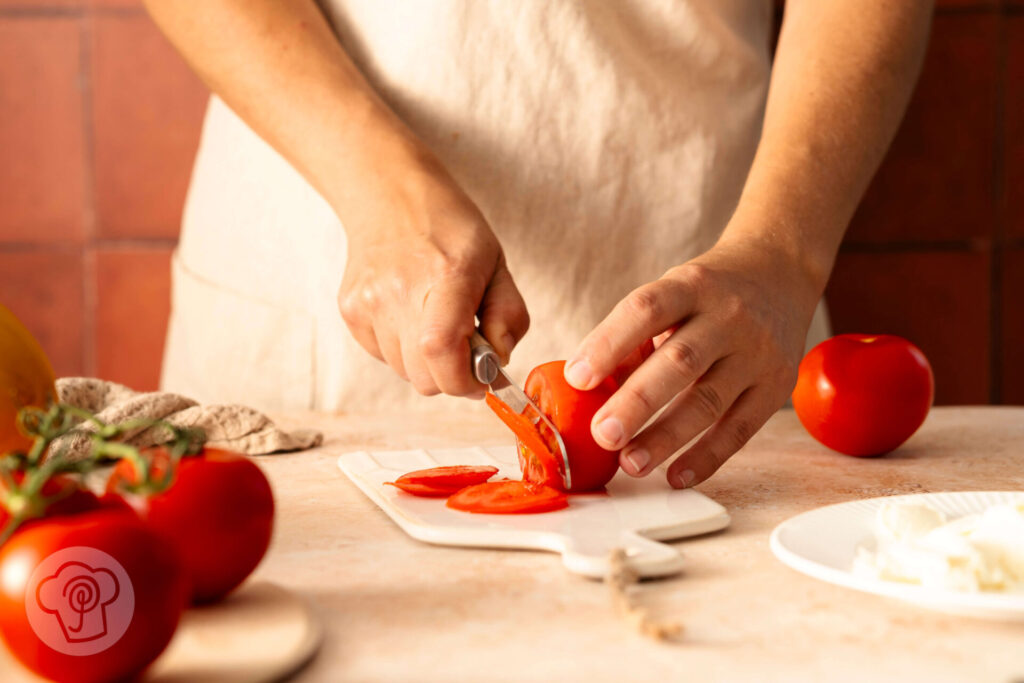 Caprese mit Melone und Schinken 3 Caprese mit Melone und Schinken - Melonen-Tomaten-Salat mit Schinken und Mozzarella - Zubereitung